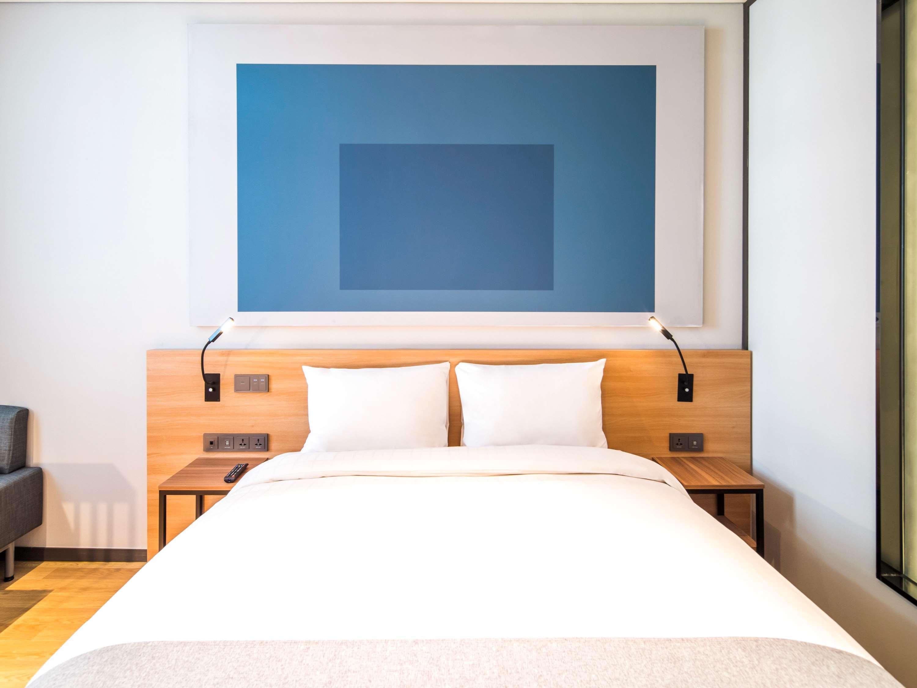 Отель Ibis Ambassador Сувон Экстерьер фото
