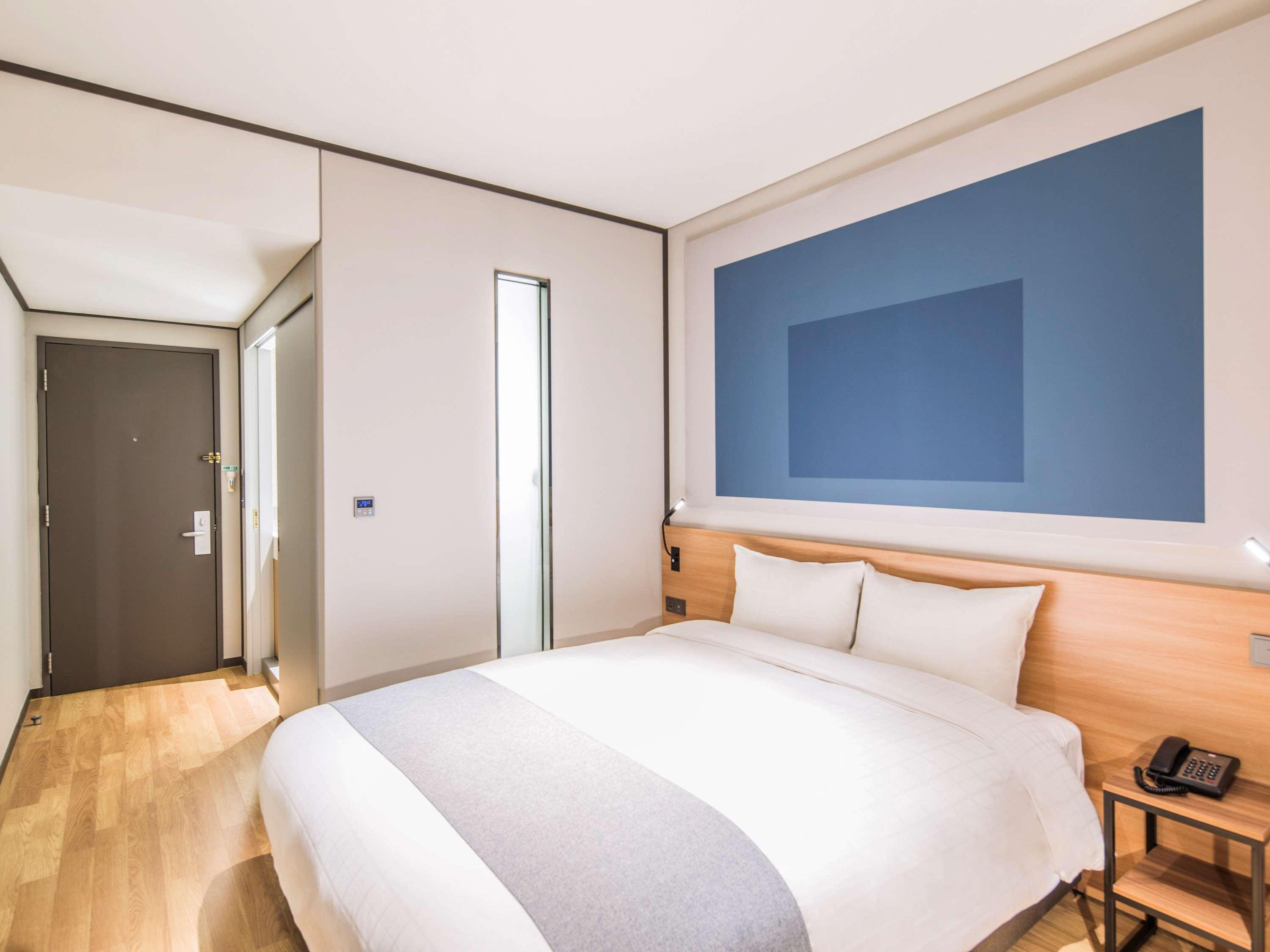 Отель Ibis Ambassador Сувон Экстерьер фото