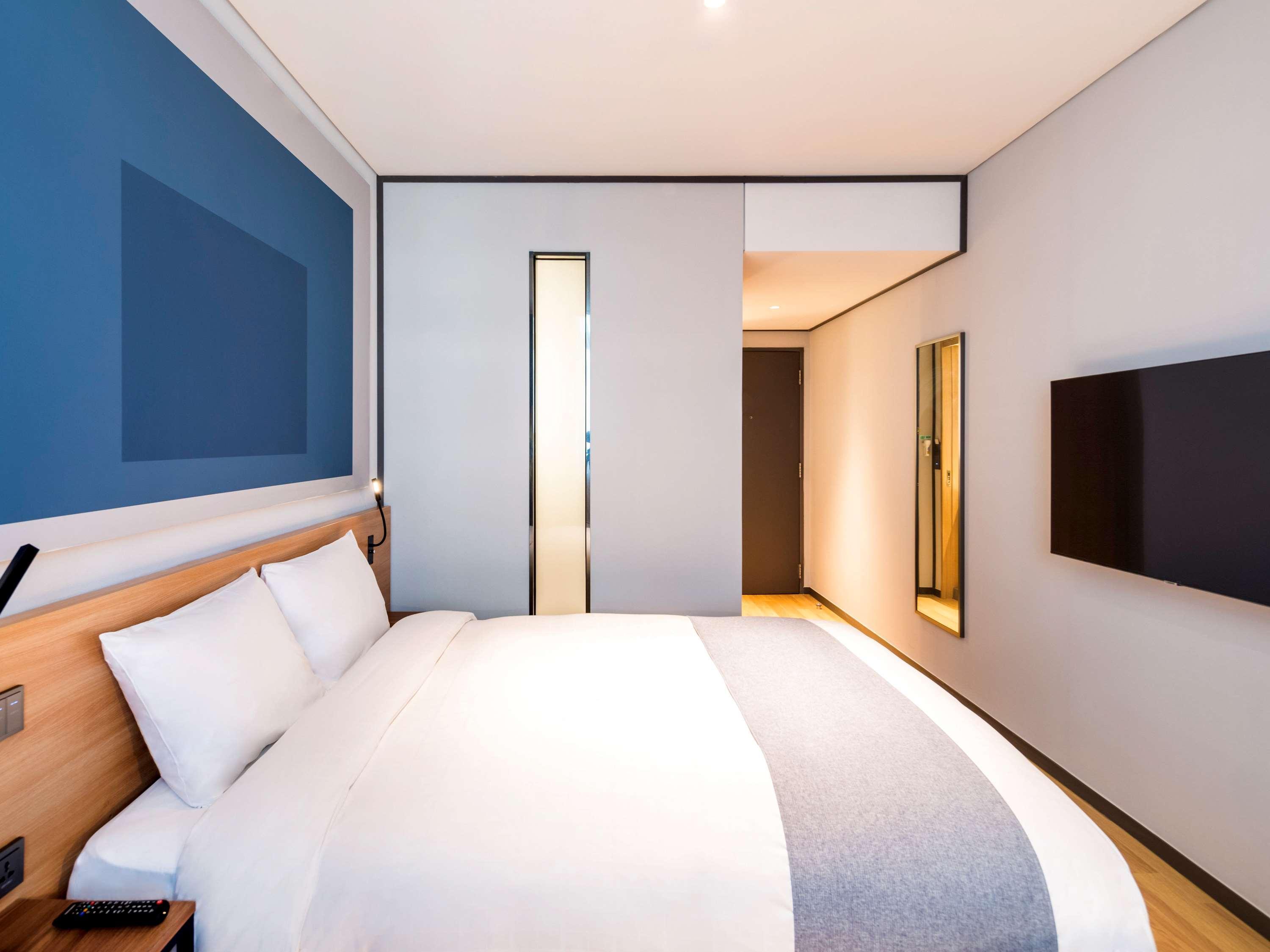 Отель Ibis Ambassador Сувон Экстерьер фото