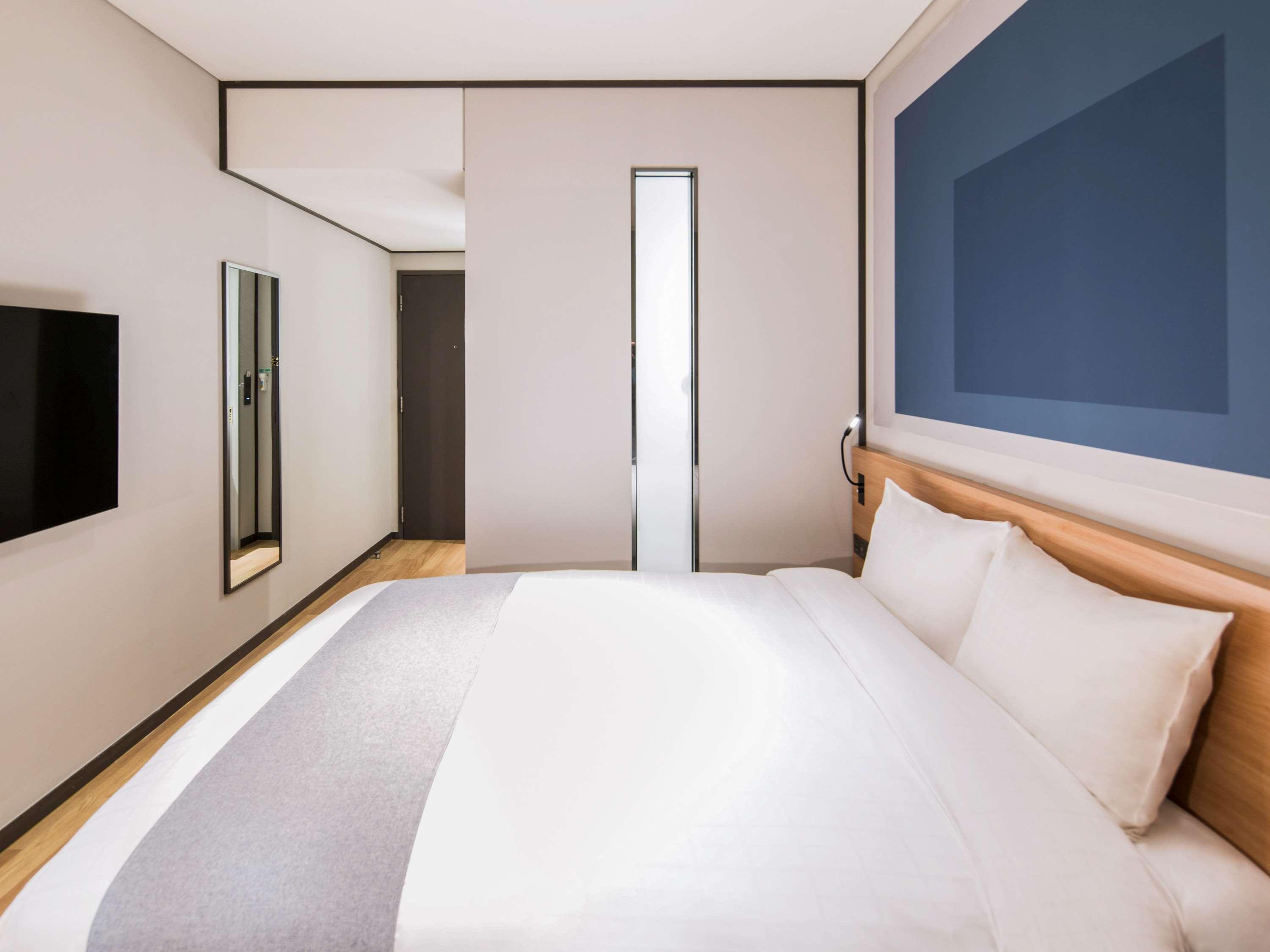Отель Ibis Ambassador Сувон Экстерьер фото