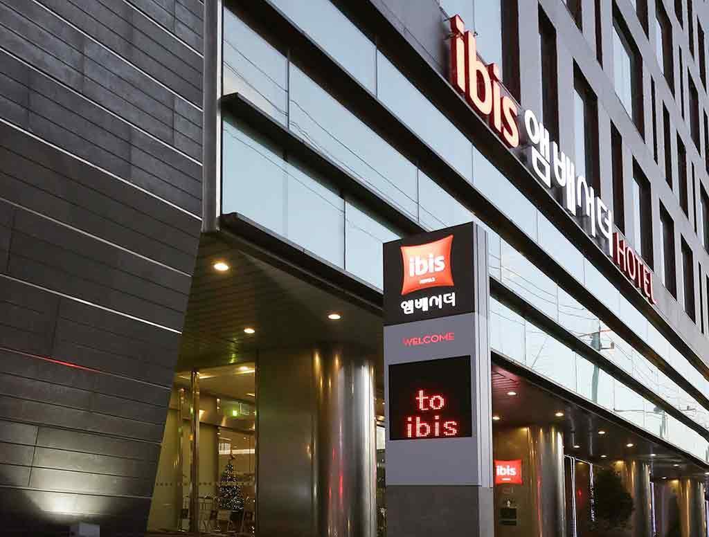 Отель Ibis Ambassador Сувон Экстерьер фото